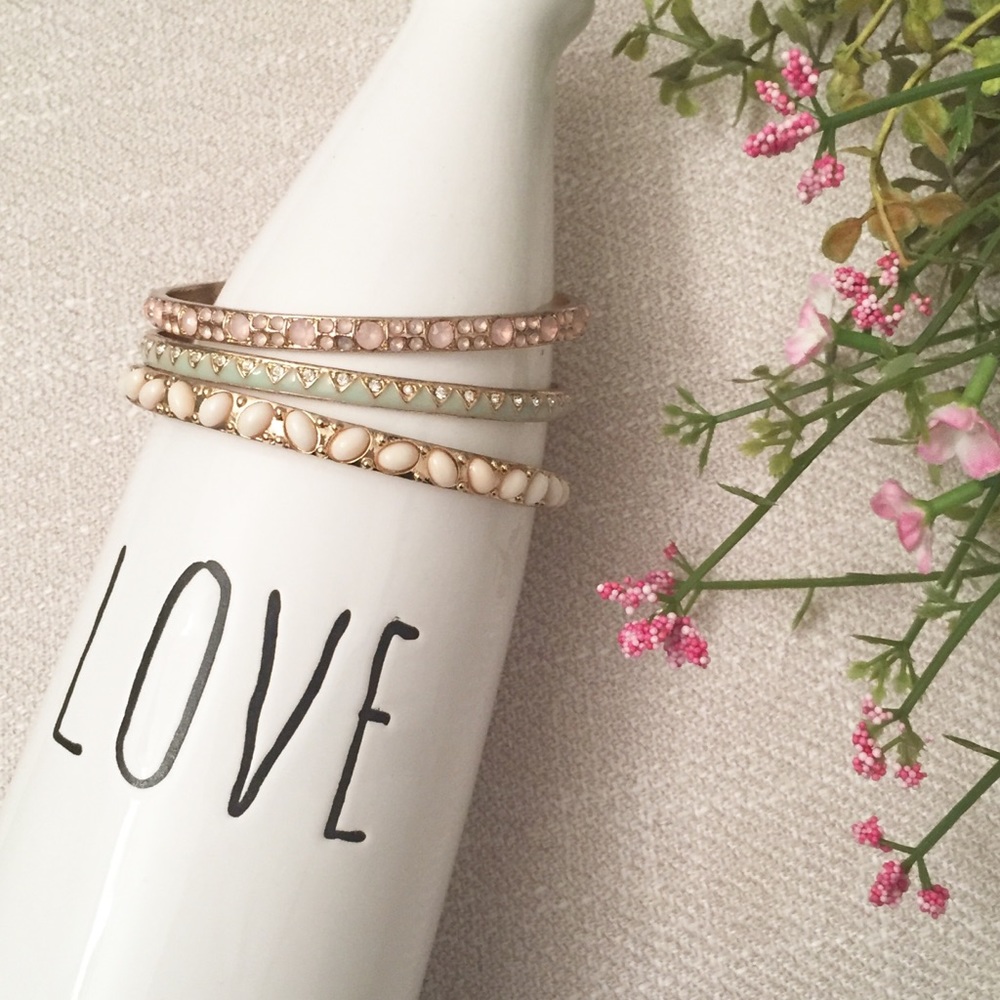 {HP} F21 bangles